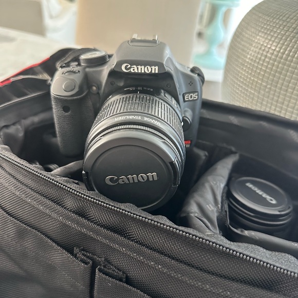 CANON Rebel T1i EOS 500D with 2nd lenses- zoom battery, charger & case - Picture 5 of 16